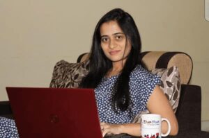 বৰ্ণময় অনলাইন মঞ্চৰ সৰল শিক্ষকগৰাকী